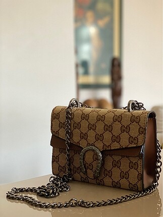Gucci zincirli çanta