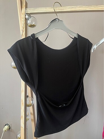Bershka SIRTI AÇIK CROP