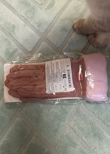 Peluş Detaylı Pembe Kadın Eldiveni - Görsel 3