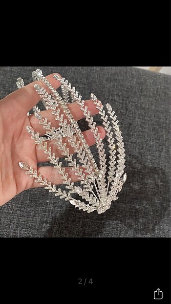 Taç , 1 kez takıldı