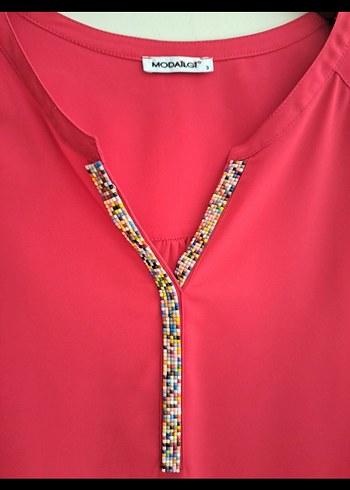 Boncuk İşlemeli Kadın Kırmızı V Yaka Bluz - Görsel 2