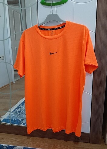 Nike T shirt