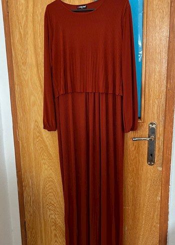 Uzun Kollu Piliseli Kahverengi Kadın Elbise - Görsel 2