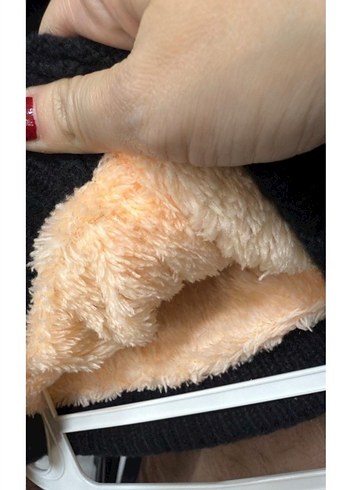 Kürklü Siyah Kadın Bere - Görsel 3