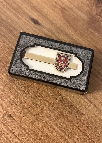 Altin Tonlu Klasik Kalkanli Kravat Klipsi