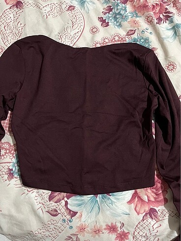 Bershka sırt dekolteli crop