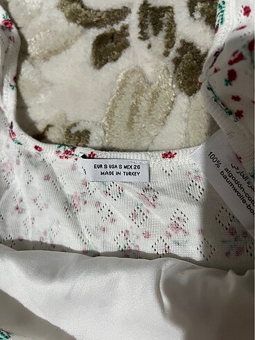 s Beden Bershka crop
