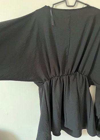 Siyah V Yakalı Kadın Keten Bluz - Görsel 3