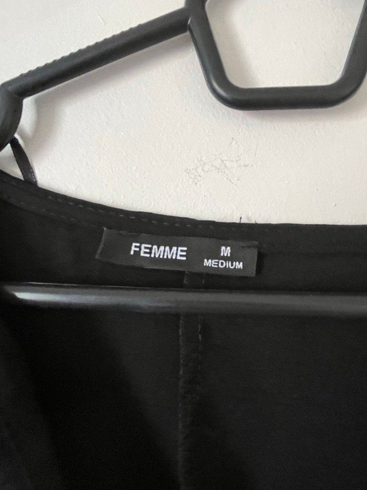 Siyah V Yakalı Kadın Keten Bluz - Görsel 4