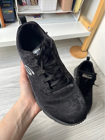 37 Beden Skechers Spor Ayakkabı