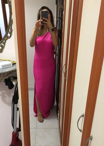 Pembe Uzun Askılı Saten Elbise