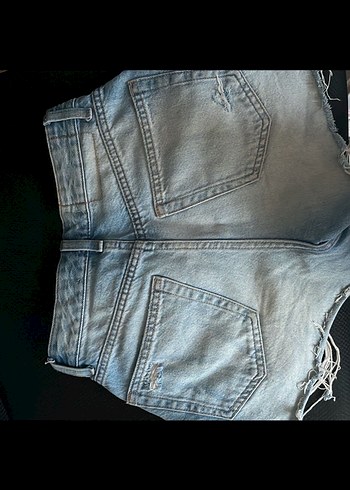 32 Beden Bershka kot şort