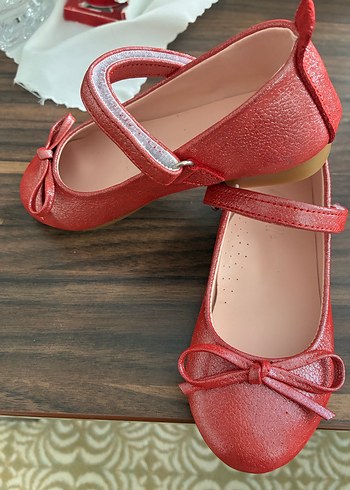 Kız Çocuk Parlak Kırmızı Tokalı Babet - Görsel 3