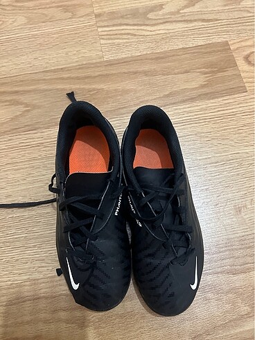33 Beden siyah Renk Nike orijinal krampon