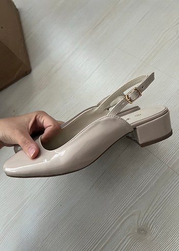 Bej Tokalı Kadın Topuklu Ayakkabı