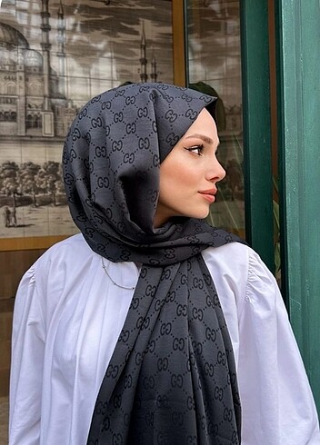 Fendi Tesettür şallar