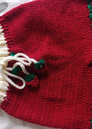 Nakışlı Kırmızı Örgü Bebek Kız Takımı - Görsel 2