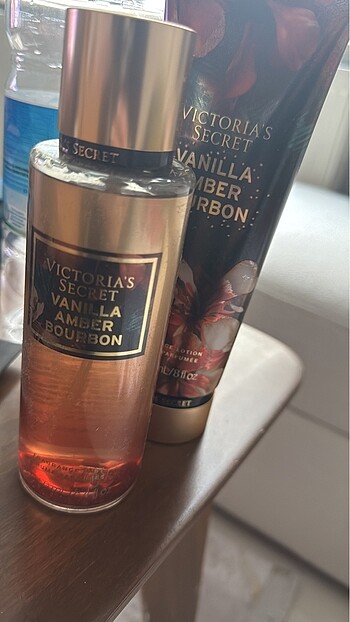 Beden Victoria secret vücut spreyi ve losyonu
