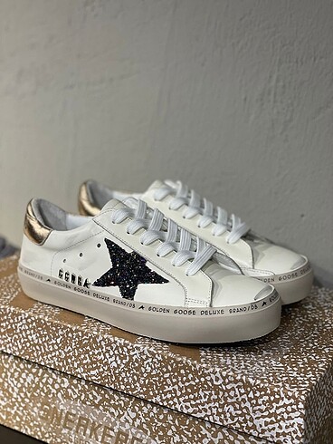 37 Beden beyaz Renk Golden Goose