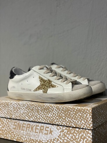 37 Beden beyaz Renk Golden Goose