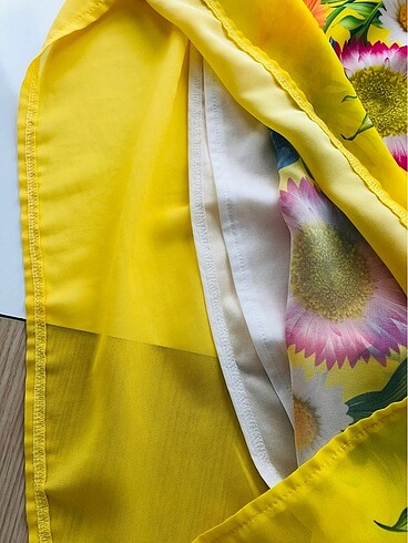 40 Beden sarı Renk Şifon yazlık göz alucı elbise