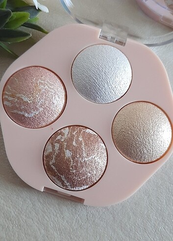 Diğer Highlighter allık 