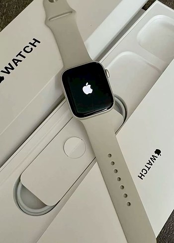 Beyaz Apple Watch Se 2. NesilAkıllı Saat - Görsel 2
