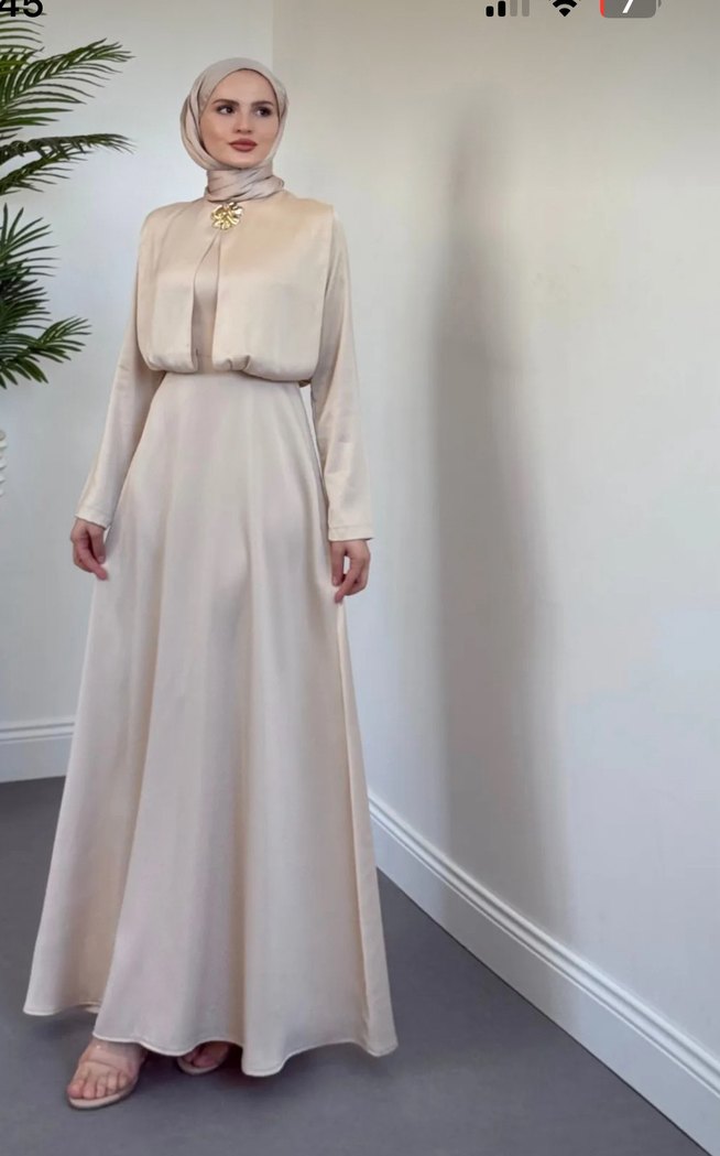 Bej Uzun Kollu Drapeli Uzun Elbise - Görsel 3