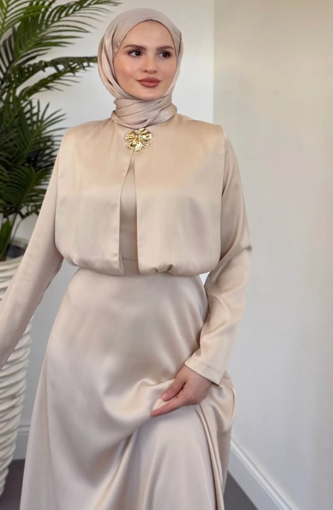 Bej Uzun Kollu Drapeli Uzun Elbise - Görsel 2