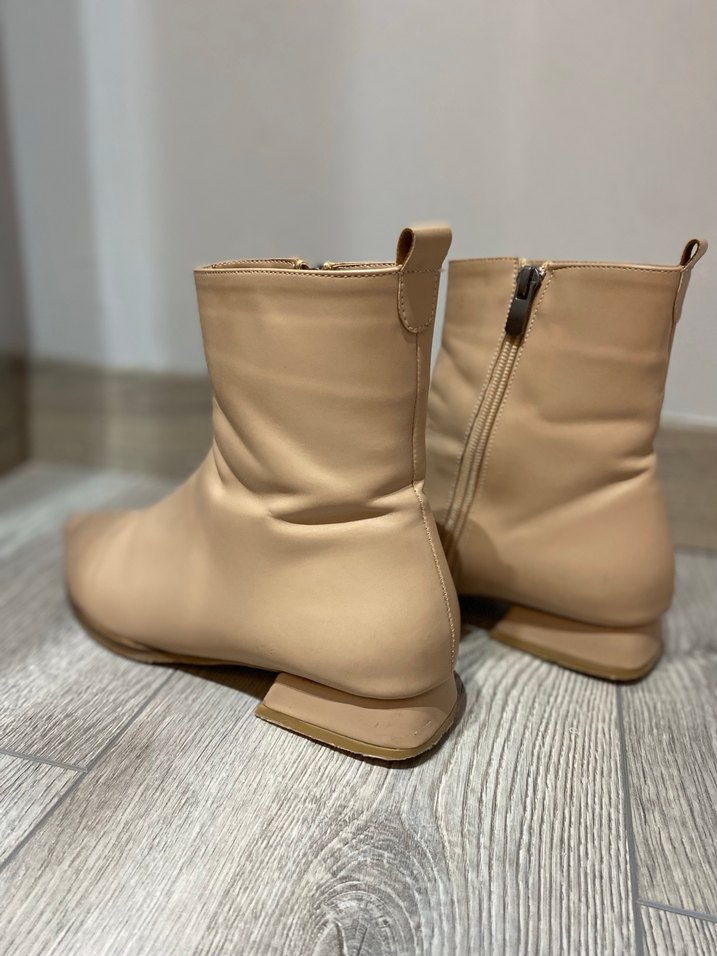 Bej Deri Topuklu Kadın Bot - Görsel 3