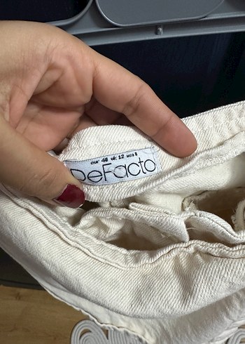 Düğmeli Beyaz Keten Hamile Mini Şort - Görsel 3