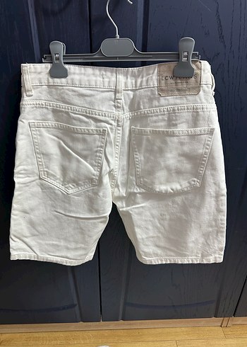 Beyaz şort - Görsel 3