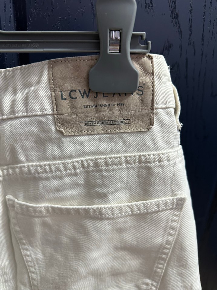 Beyaz şort - Görsel 4