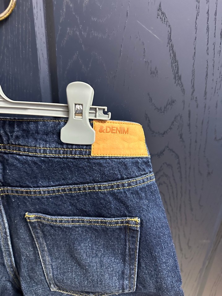 Kemerli Koyu Mavi Mini Denim Şort - Görsel 4