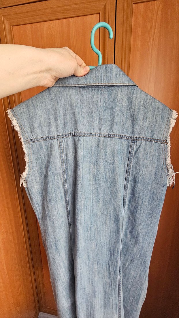 Düğmeli Kolsuz Denim Ceket - Görsel 2