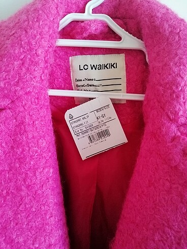 LC Waikiki Lc Waikiki Etiketi Üzerinde