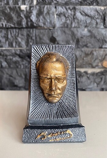 Mustafa Kemal Atatürk Büst