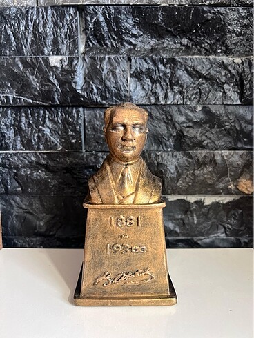 Mustafa Kemal Atatürk Büst