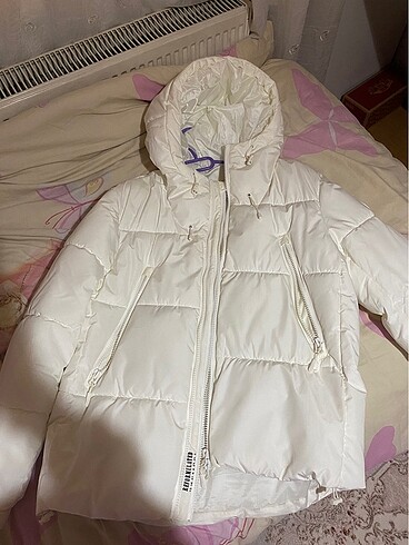 Zara Beyaz şişme mont