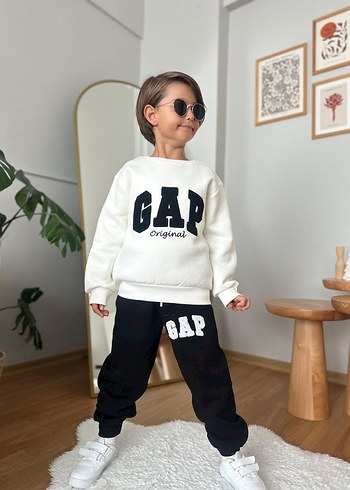 Gap GAP Baskılı Beyaz Sweatshirt ve Siyah Eşofman Takımı