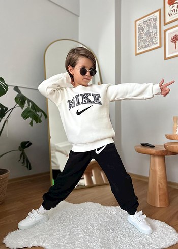 Nike Erkek Çocuk Beyaz Baskılı Sweatshirt