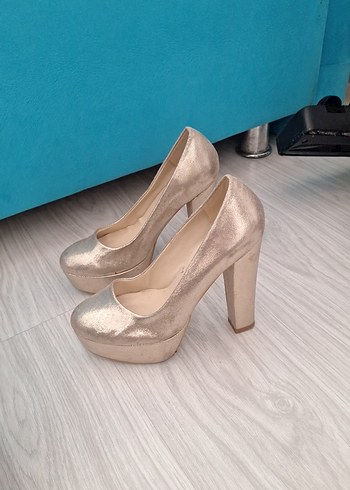 38 Beden ten rengi Renk Diger Bej Parlak Yılan Desenli Stiletto