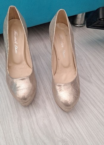 Diger Bej Parlak Yılan Desenli Stiletto