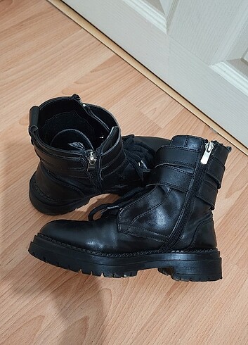 Siyah postal siyah bot - Görsel 2