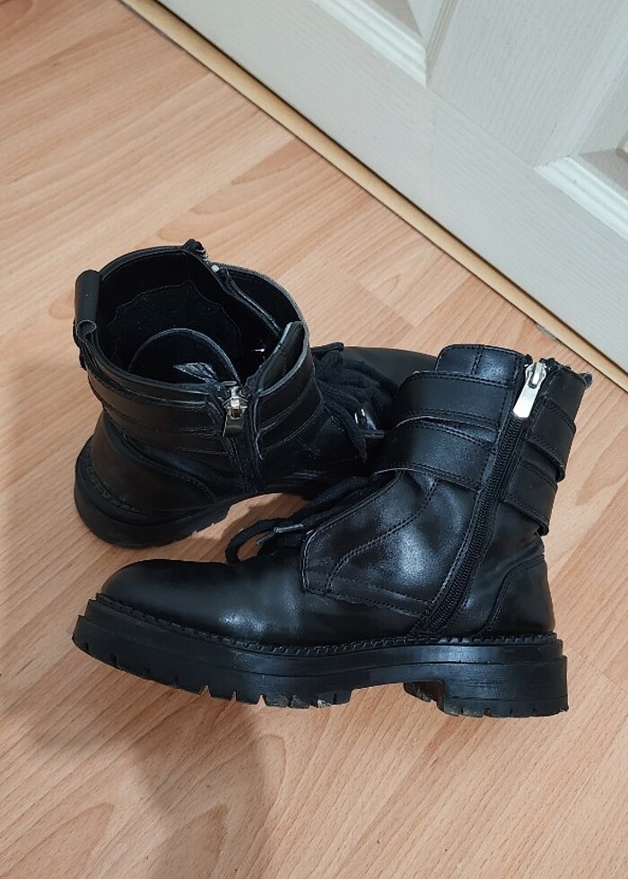 Siyah postal siyah  bot - Görsel 2