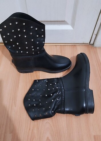 Siyah bot Zımbalı yagmur botu - Görsel 3