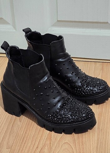 Siyah taşlı bot - Görsel 6