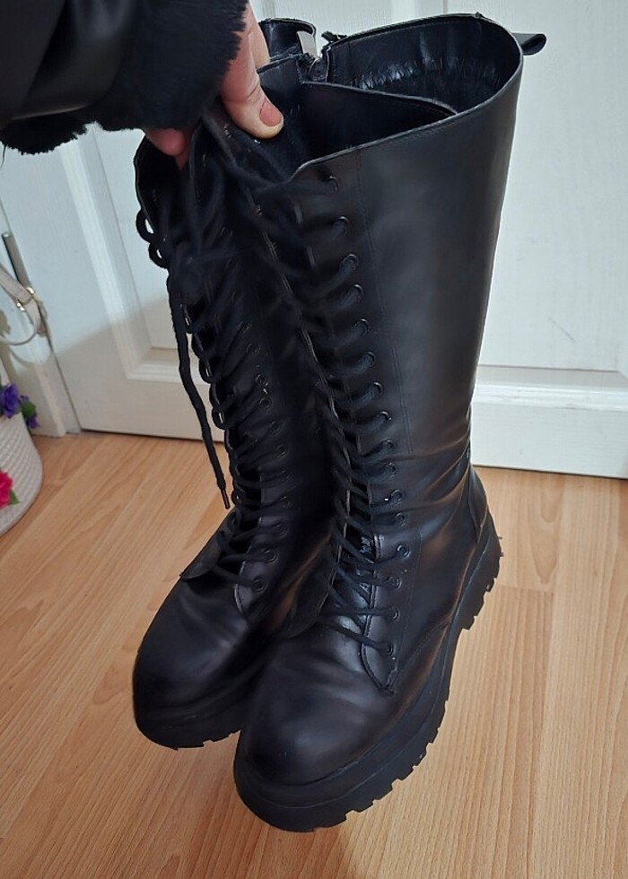 Siyah postal bot - Görsel 2