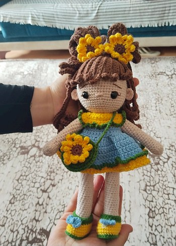 Beden Renk Renkli Çiçekli El Örgüsü Bebek