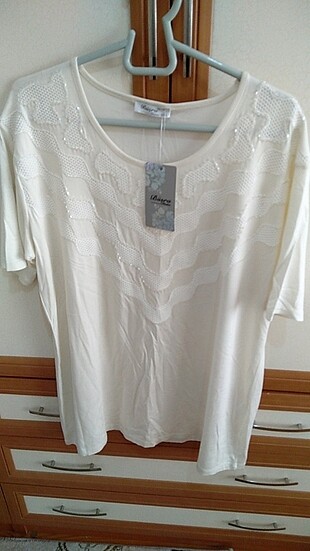 Etiketli t shirt